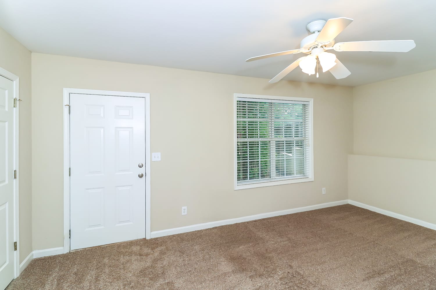 4067 Mount Vernon Dr, Woodstock photo 9