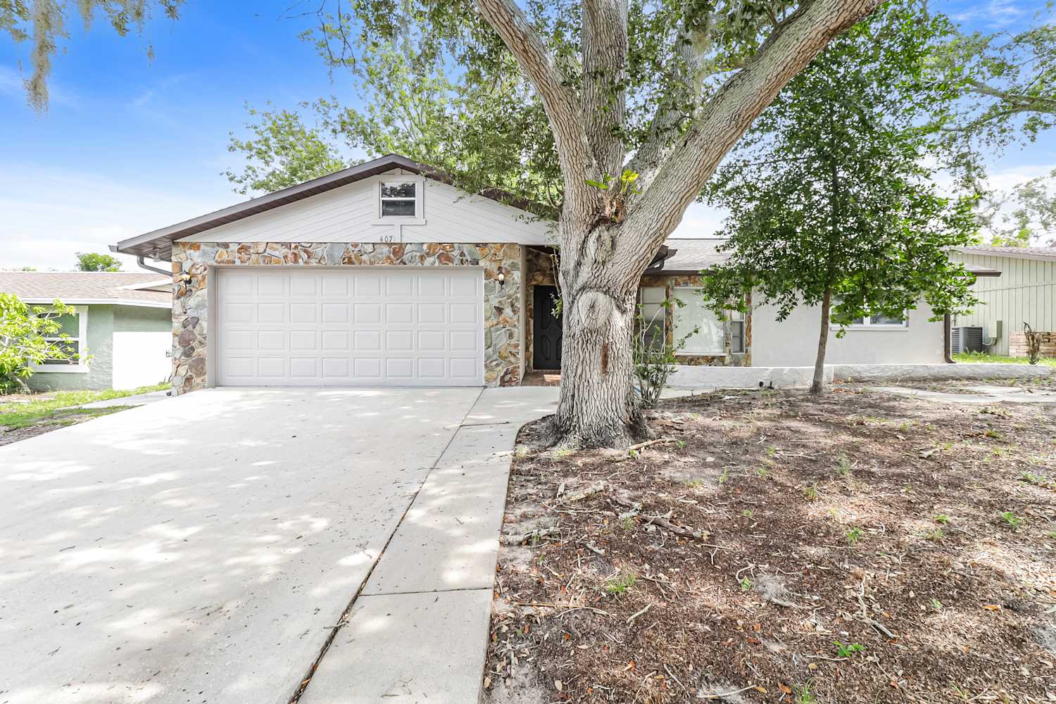 407 Oriole Cir, Palm Harbor photo 1