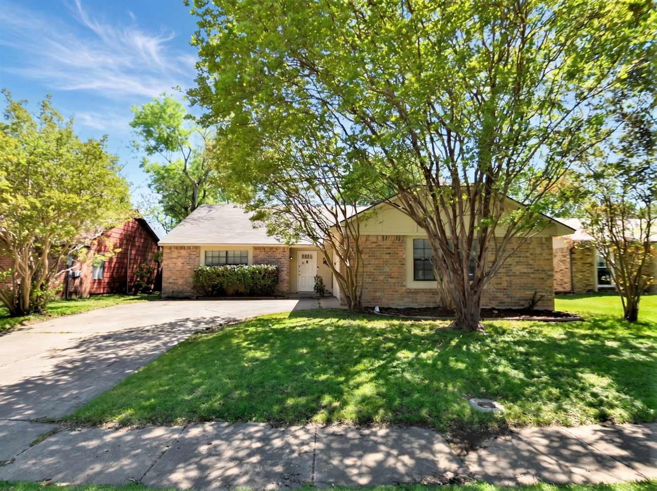 Front of 4112 Silverberry Ave, Fort Worth, TX