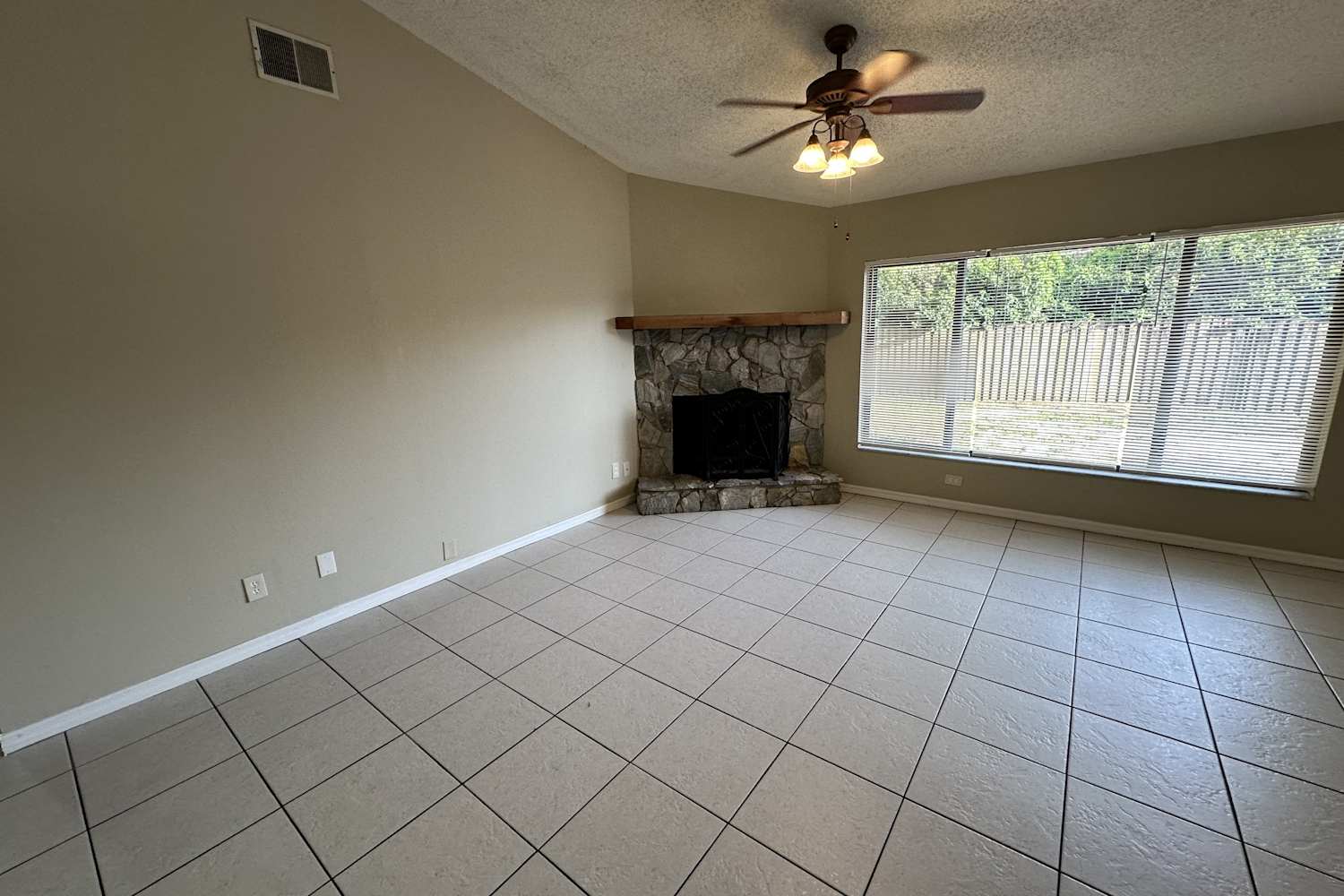 4129 Yellowwood Dr, Valrico photo 3