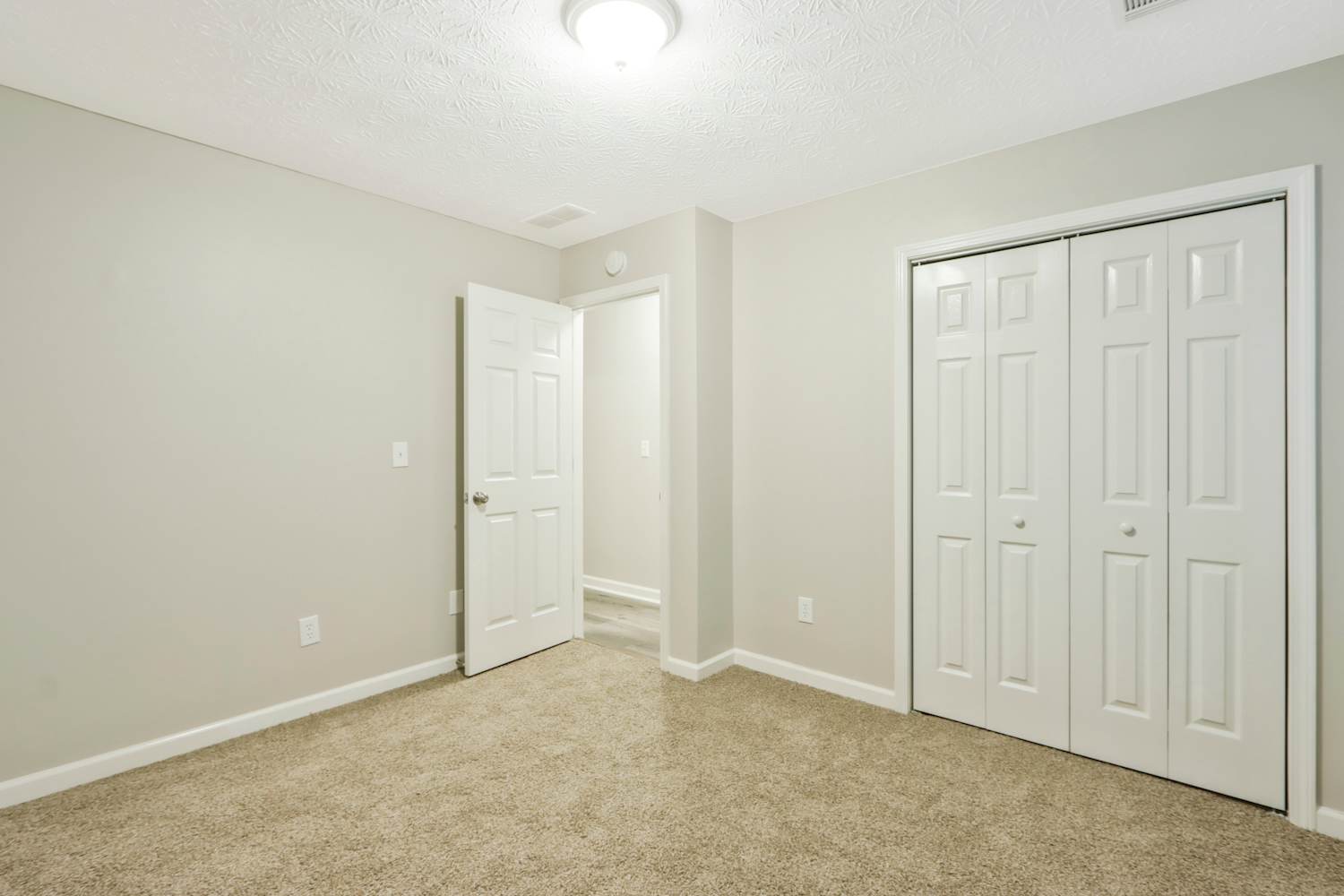 415 Cambridge Way, Covington photo 16