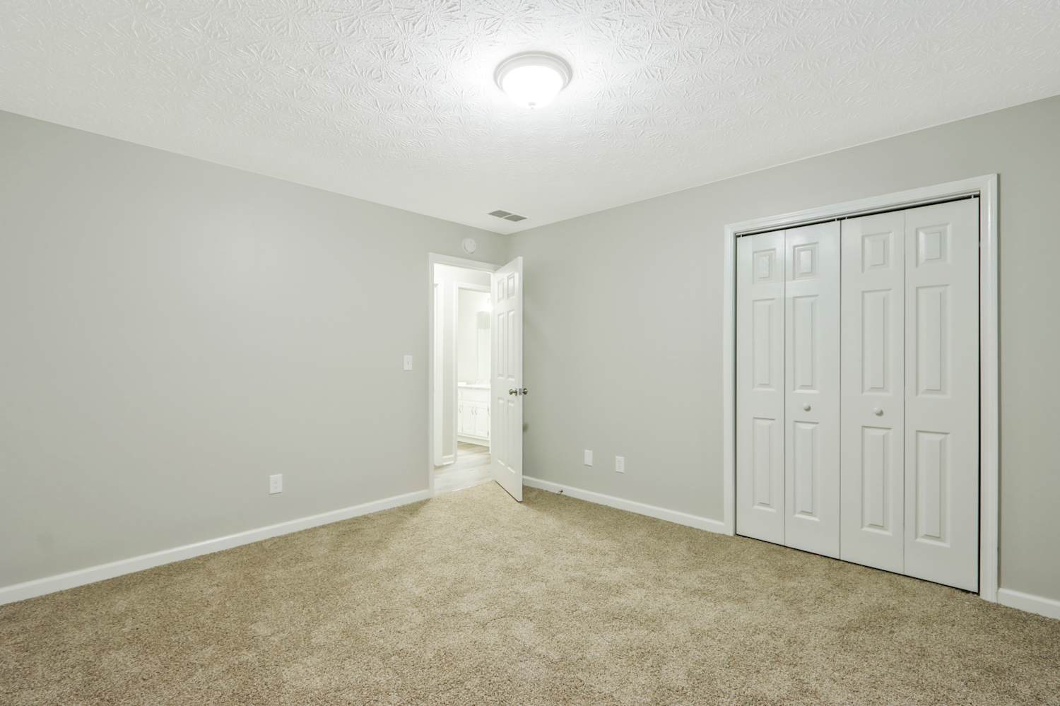 415 Cambridge Way, Covington photo 17