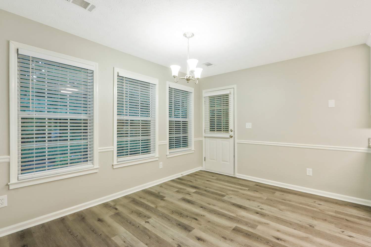415 Cambridge Way, Covington photo 11