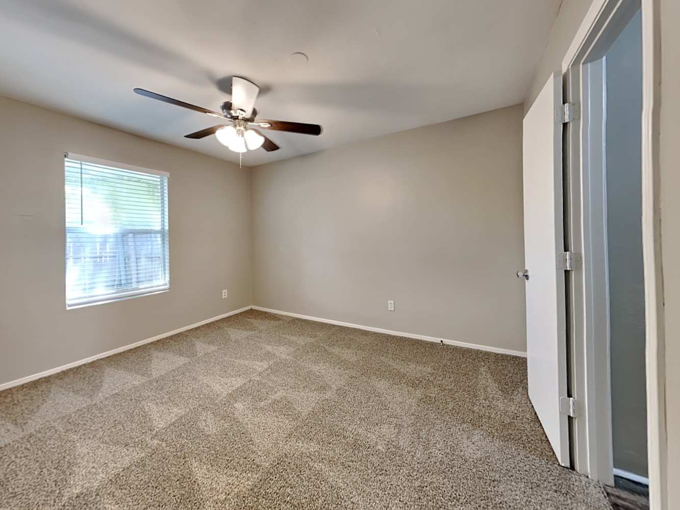 417 Casie Ct, Denton photo 8