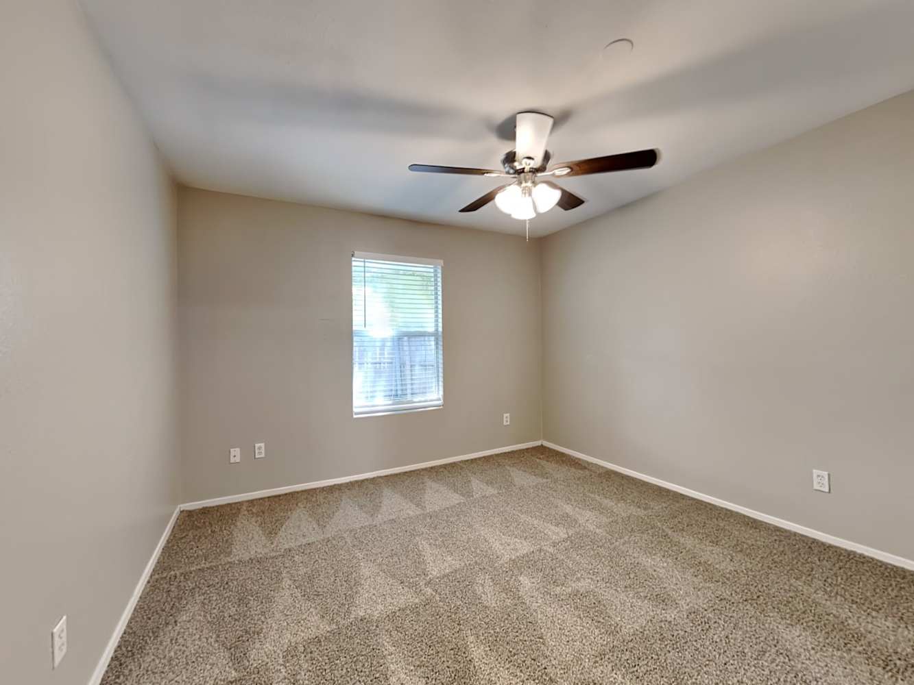 417 Casie Ct, Denton photo 7
