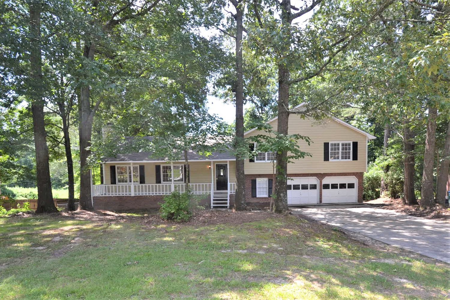 Front of 4172 Scenic Mountain Dr, Snellville, GA