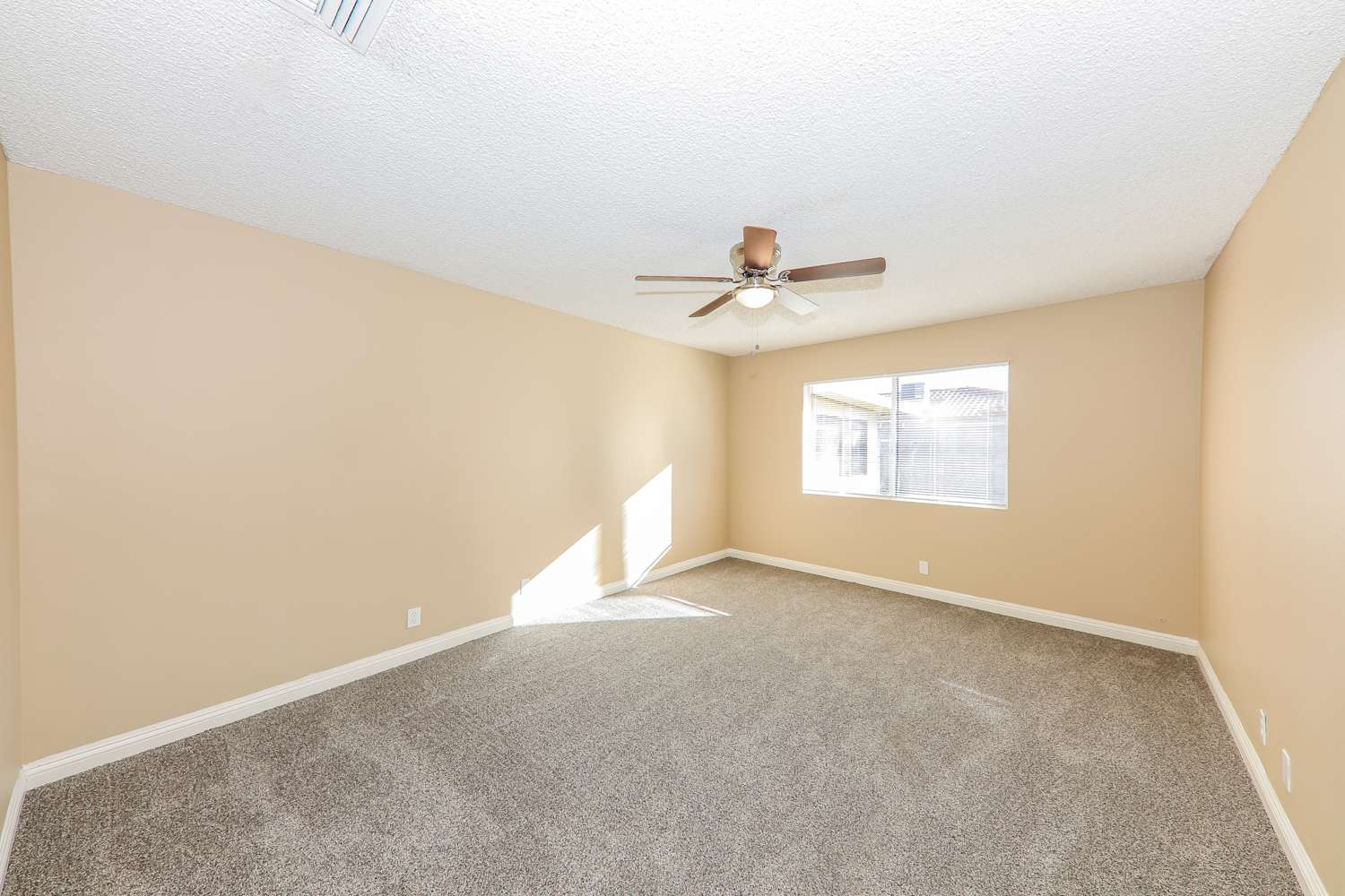 41797 Royal Palm Dr, Hemet photo 12