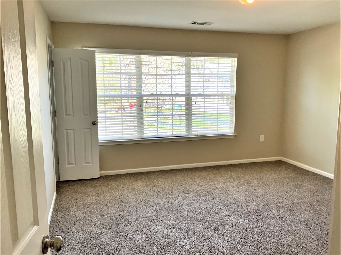 419 Ferrell Ave, Charlotte photo 11