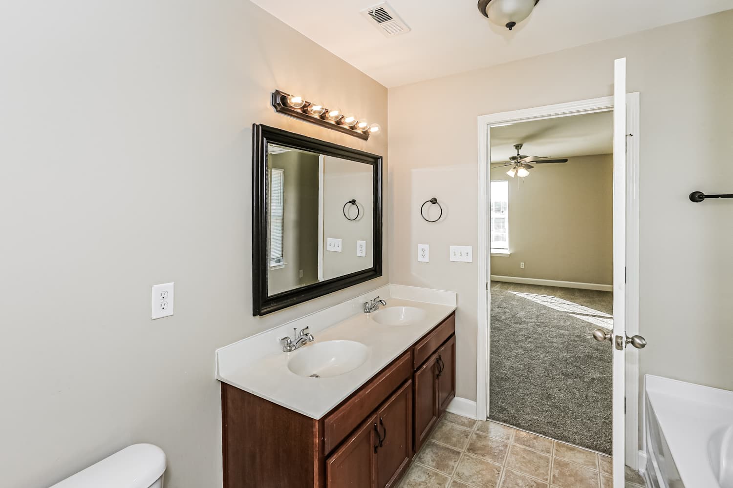 4193 Broadstairs Dr, Concord photo 15