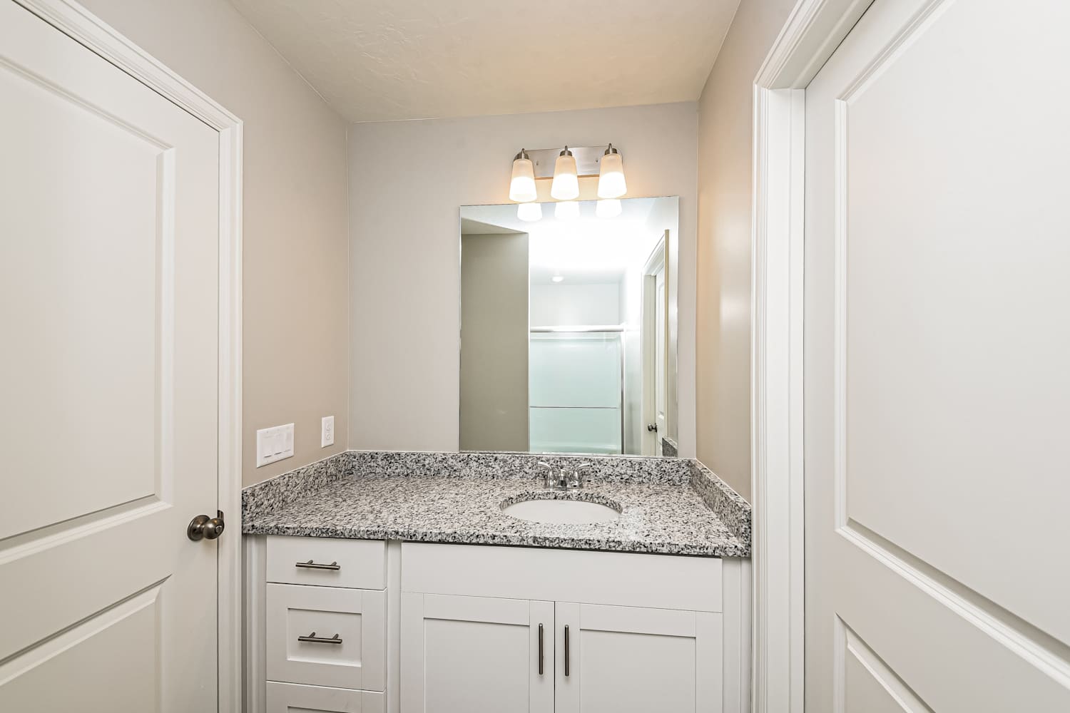 42 N Riverside Dr, Saratoga Springs photo 11