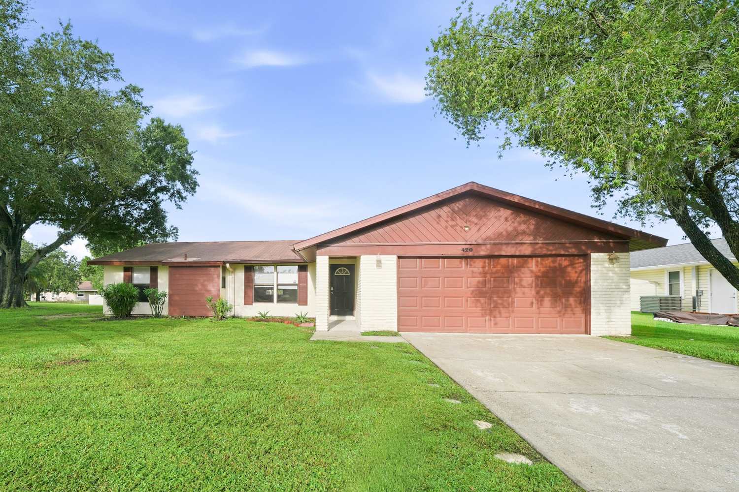 Front of 420 Arrowhead Ct, Oldsmar, FL
