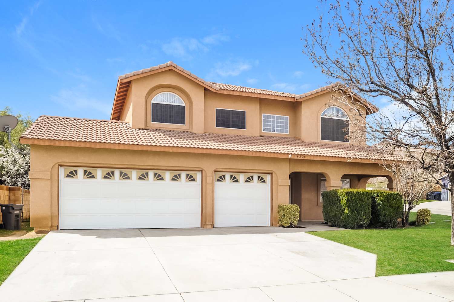 4208 Sungate Dr, Palmdale photo 1