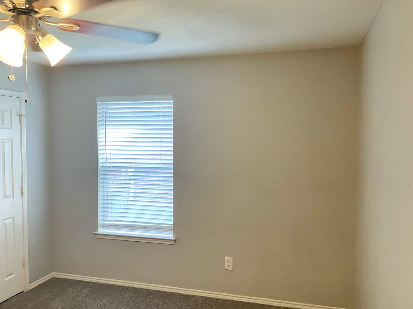 421 Candlestick Trl, Saginaw photo 9
