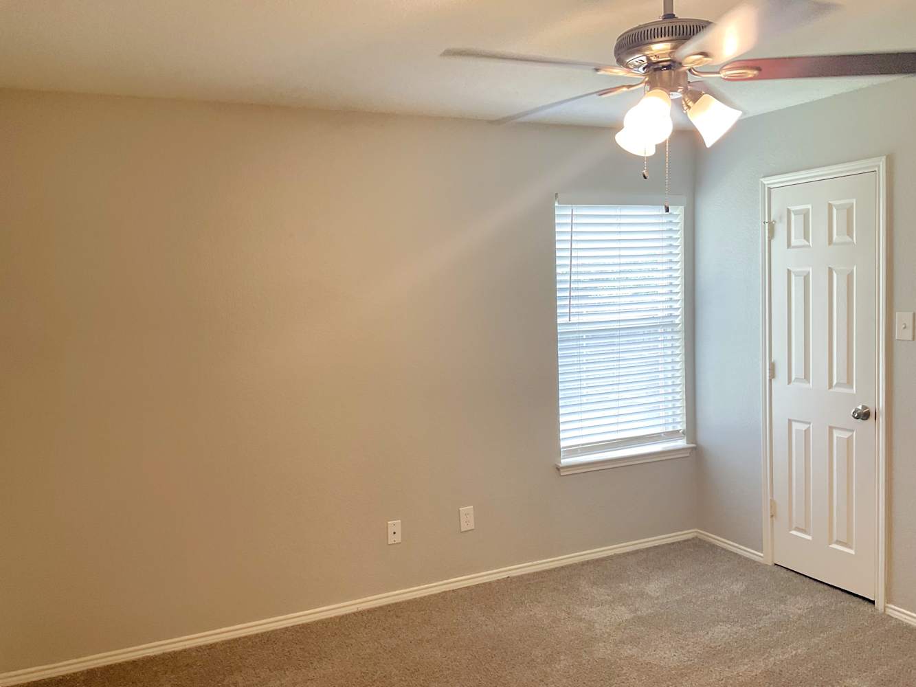 421 Candlestick Trl, Saginaw photo 14