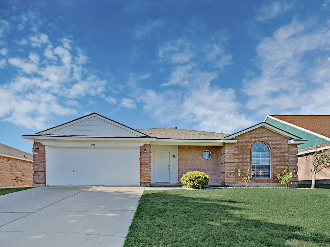 421 Candlestick Trl, Saginaw photo 1