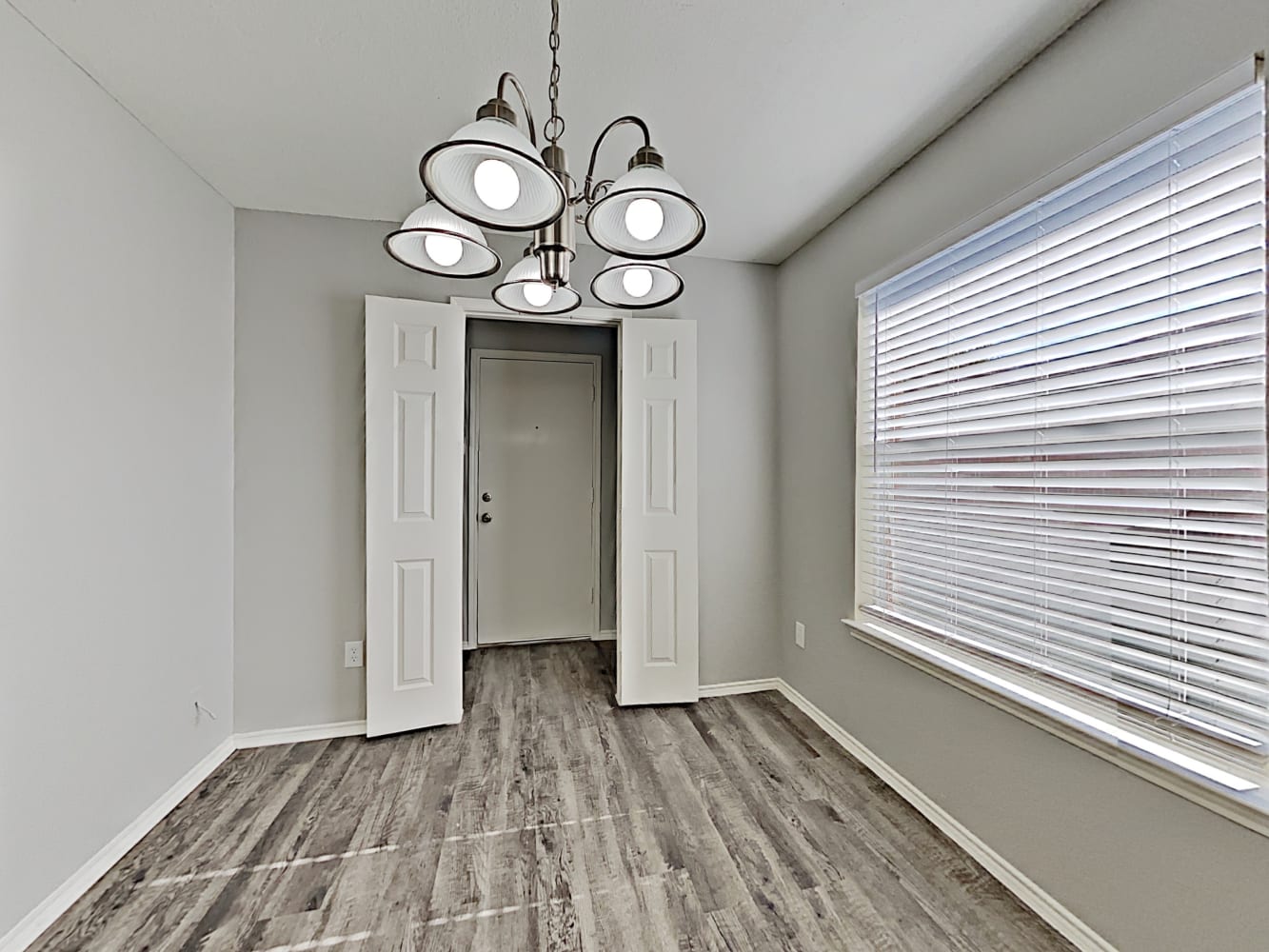 421 Candlestick Trl, Saginaw photo 6