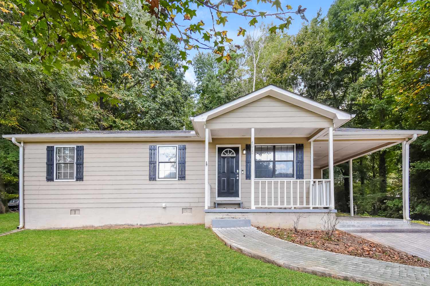 Front of 4210 Burgundy Way, Flowery Branch, GA