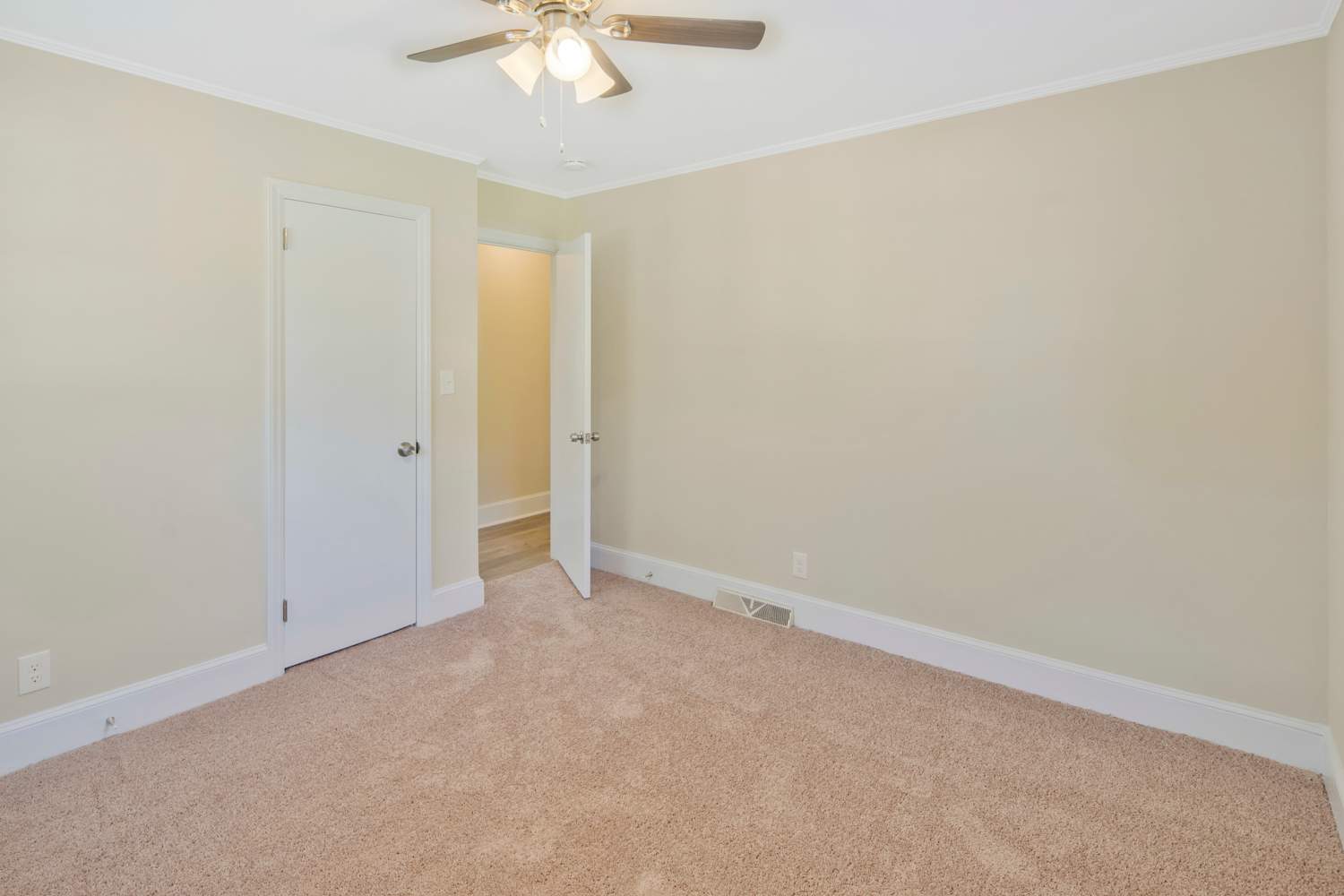 4213 Gladstone Ln, Charlotte photo 19