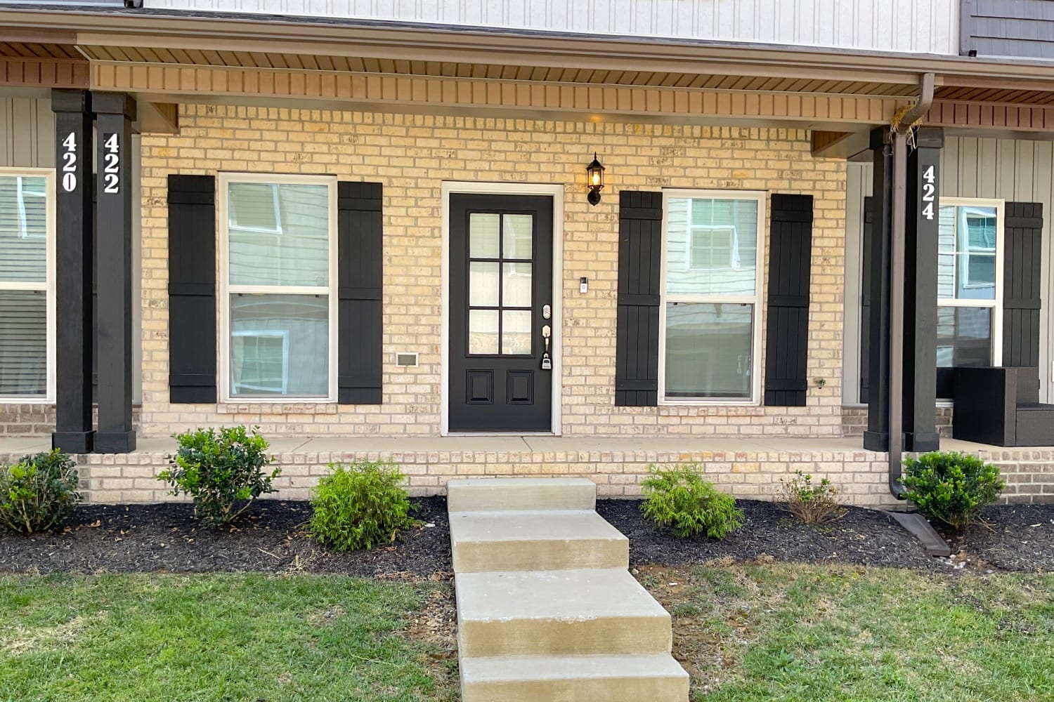 422 Rick McCormick Dr, La Vergne photo 1