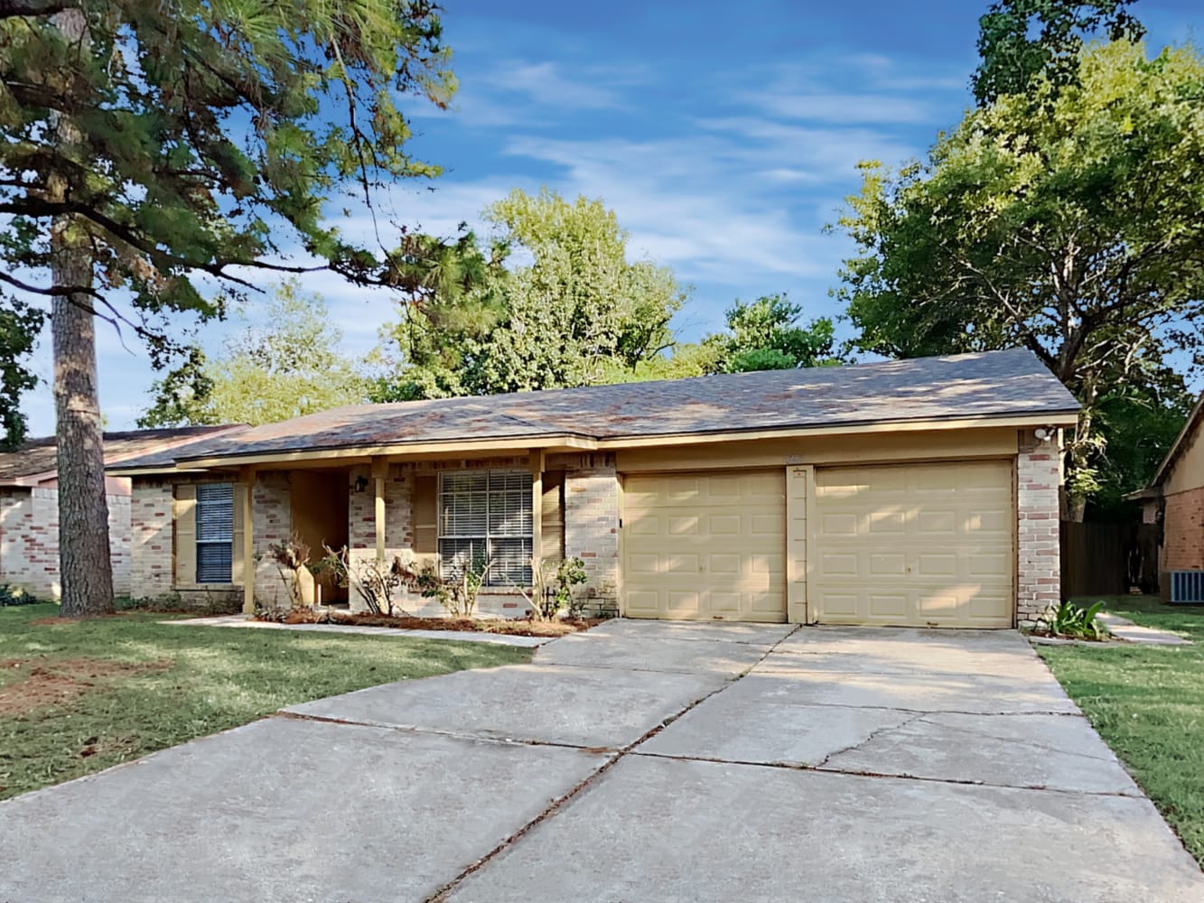 4226 Burkegate Dr, Spring photo 1