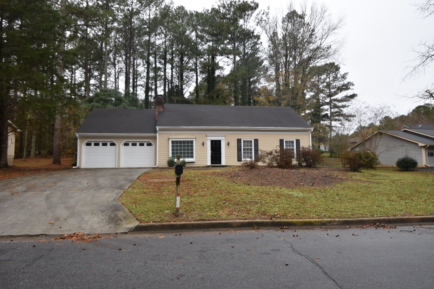 423 Willow Ct SE, Conyers photo 1
