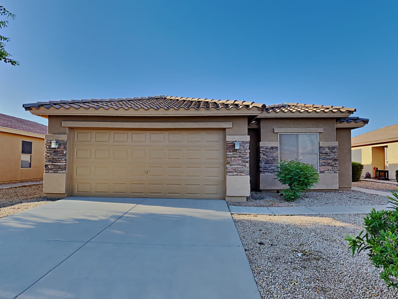 42366 W Bunker Dr, Maricopa photo 1