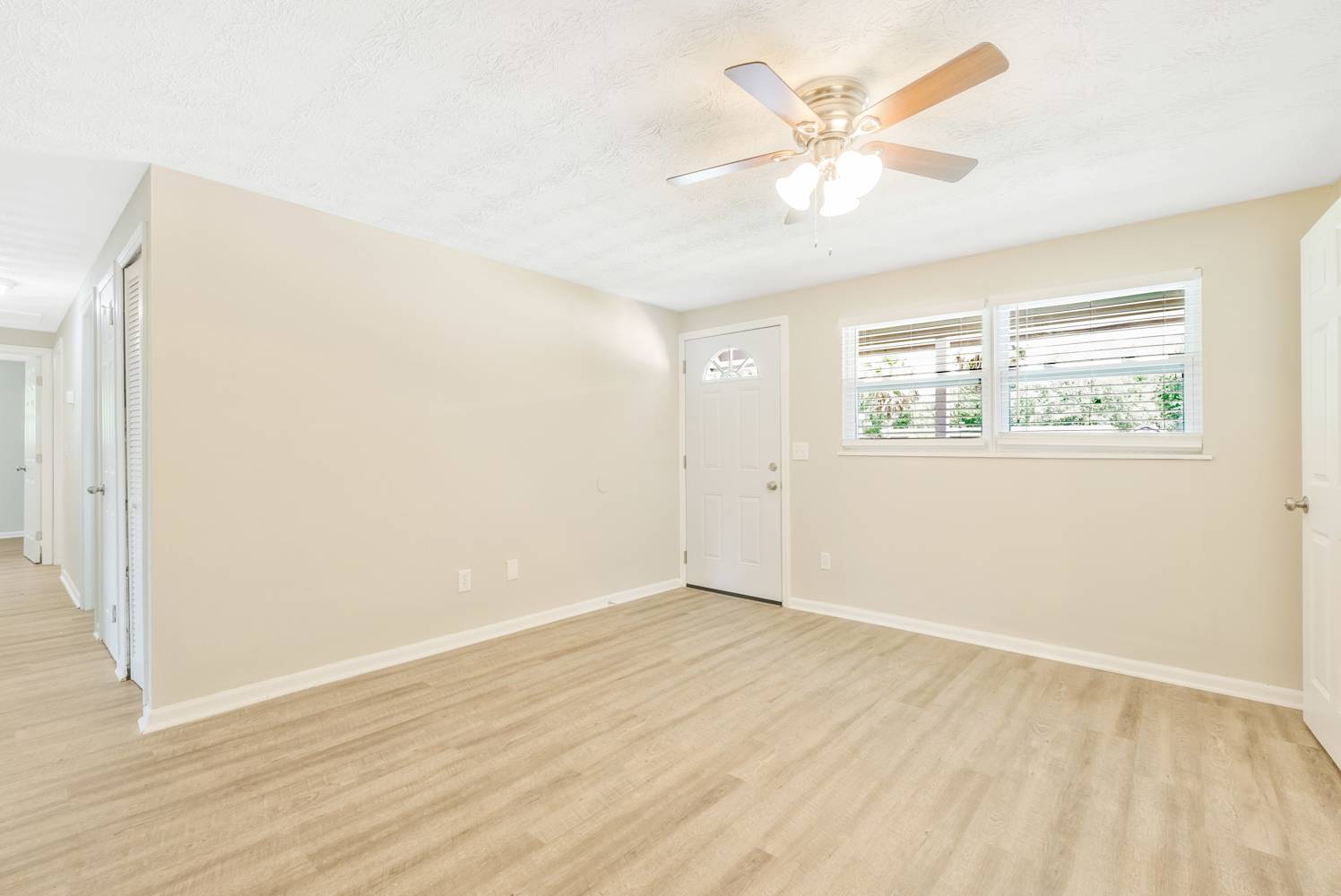 4238 Sabine Dr, Jacksonville photo 3
