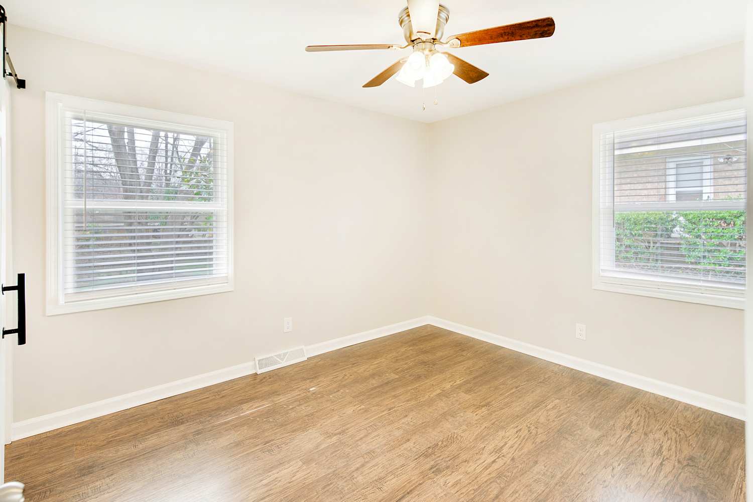 4240 Winedale Ln, Charlotte photo 17