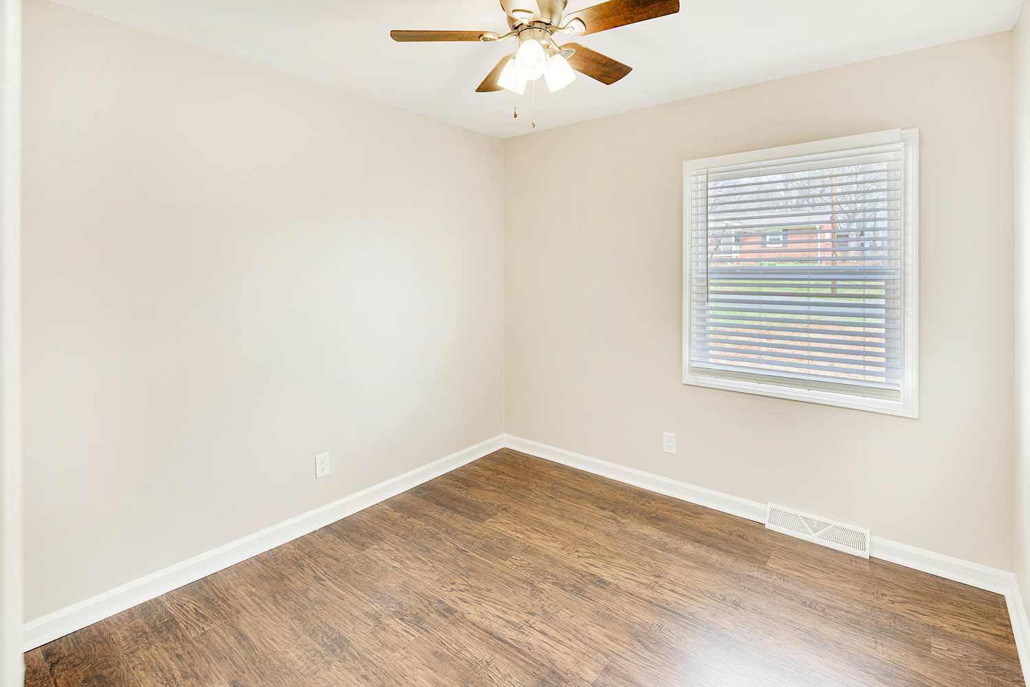 4240 Winedale Ln, Charlotte photo 16