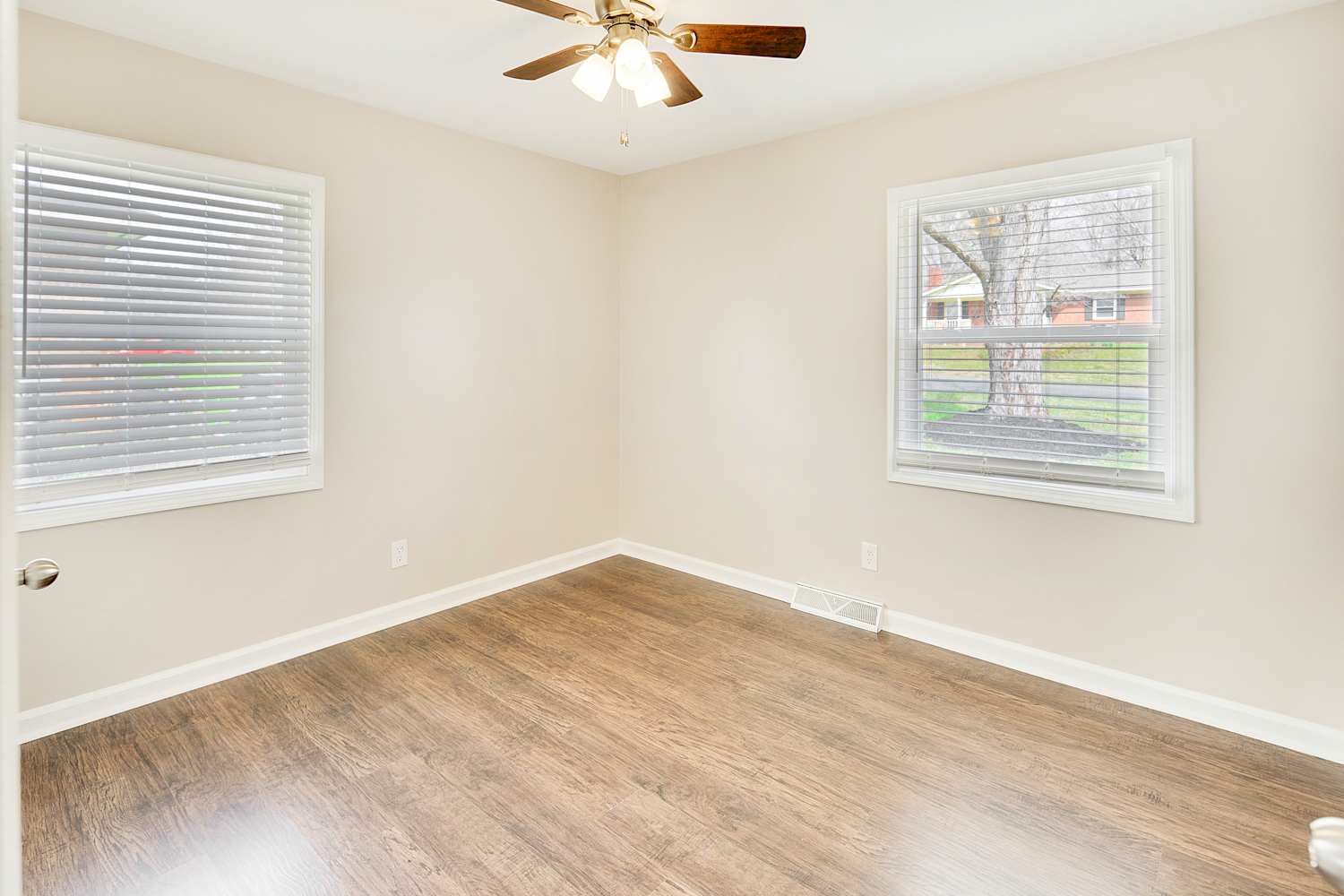 4240 Winedale Ln, Charlotte photo 18