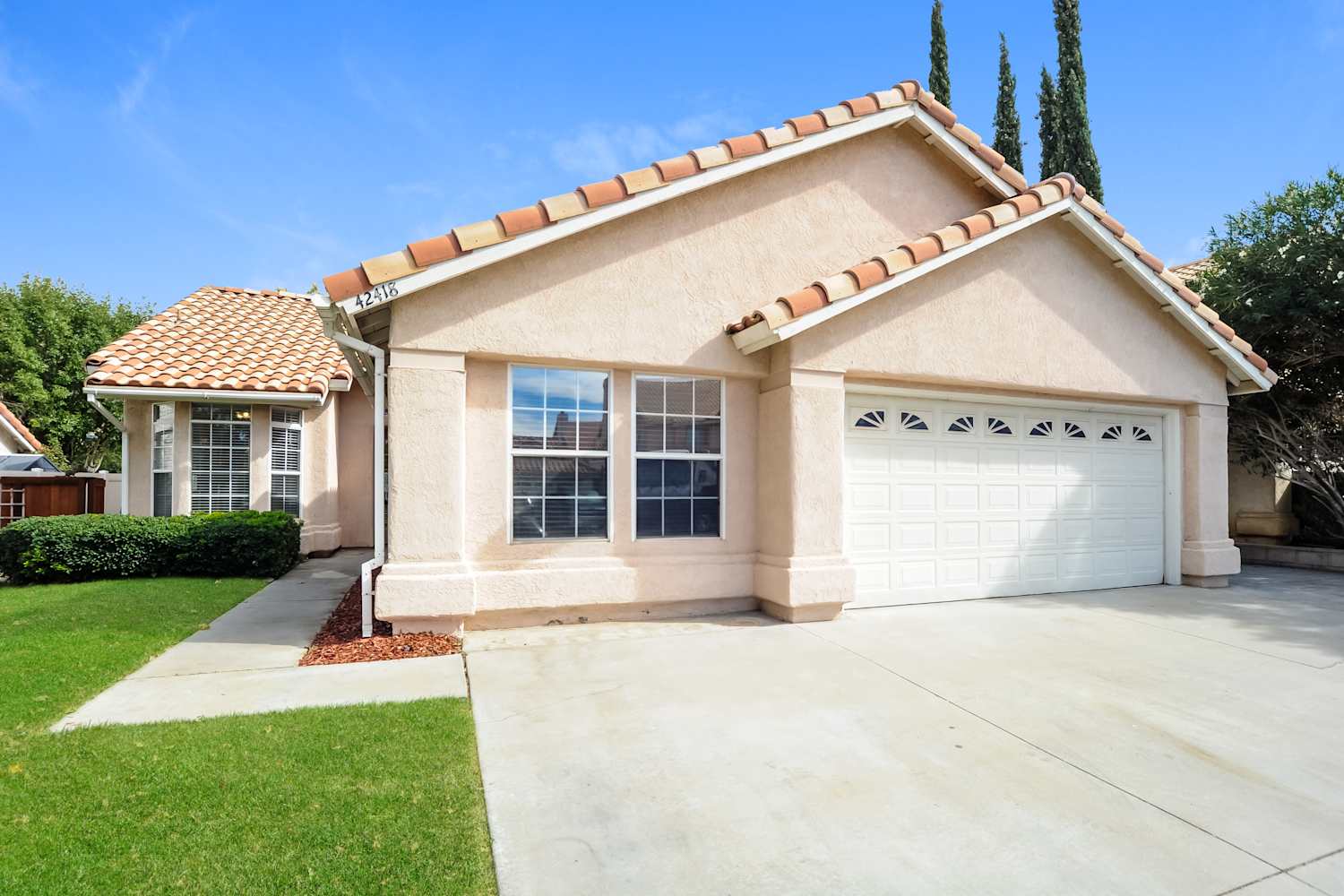 42418 Coronet Ct, Lancaster photo 1