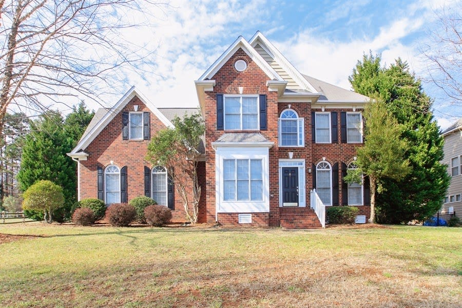 Front of 425 Hunters Point Dr, Indian Trail, NC