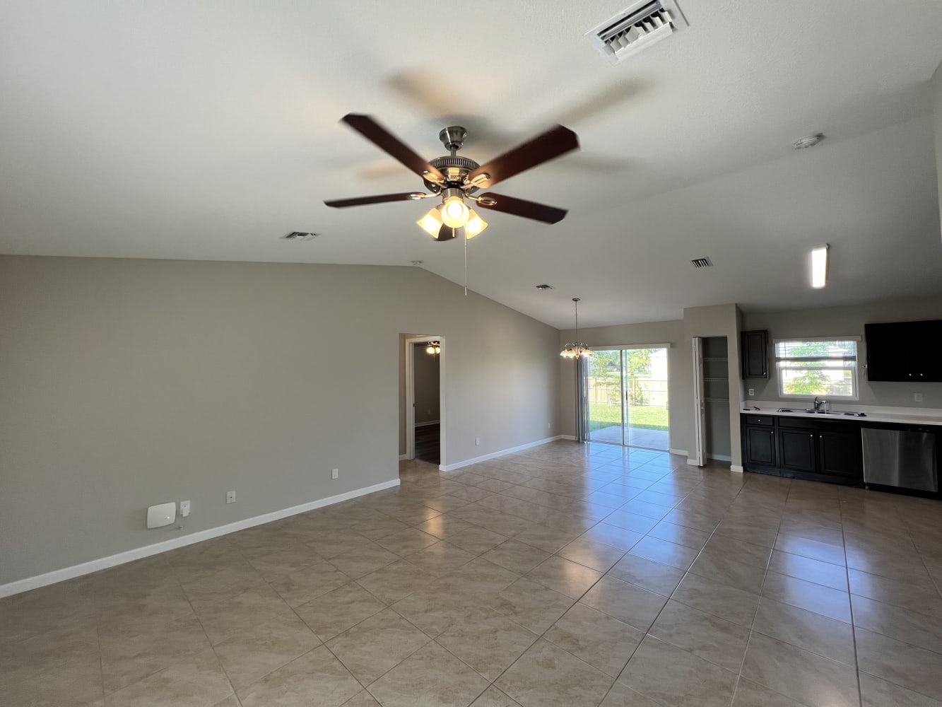 426 NW Airoso Blvd, Port Saint Lucie photo 6