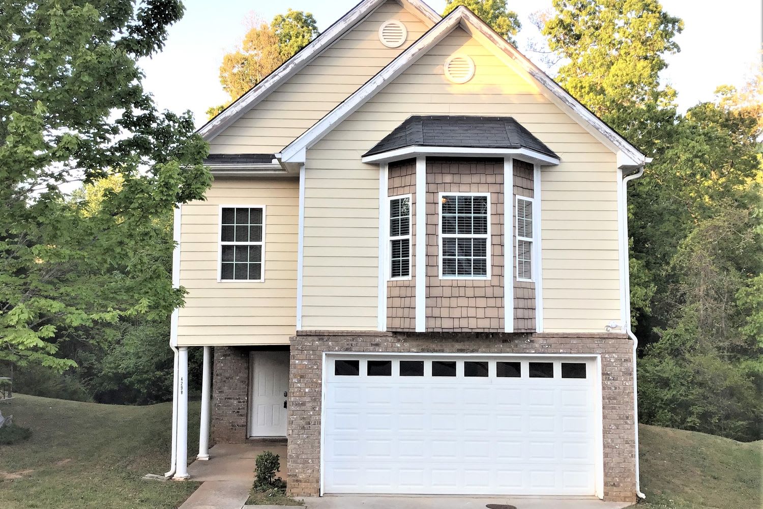 Front of 4298 Traipse Path, Ellenwood, GA