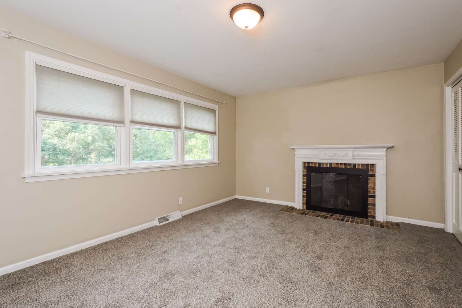 42W174 Timber Trl, Saint Charles photo 13