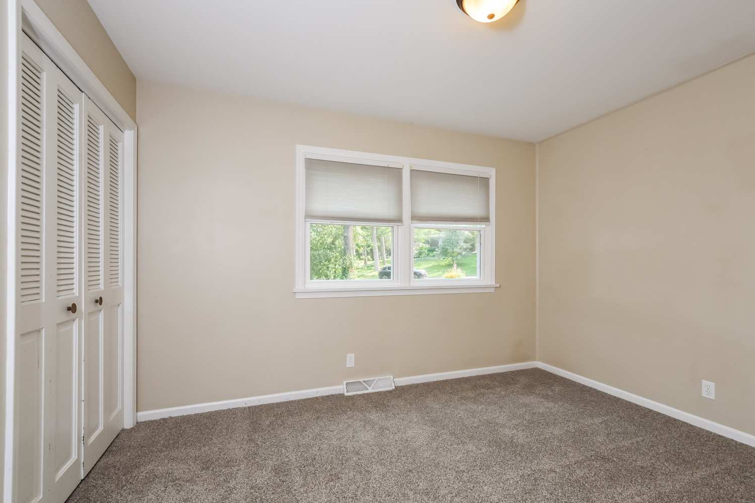42W174 Timber Trl, Saint Charles photo 15