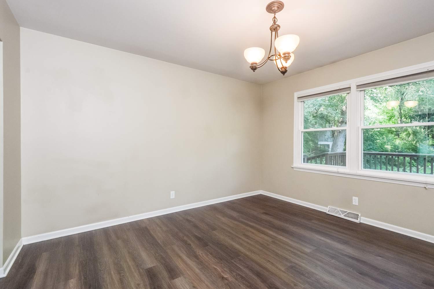 42W174 Timber Trl, Saint Charles photo 6