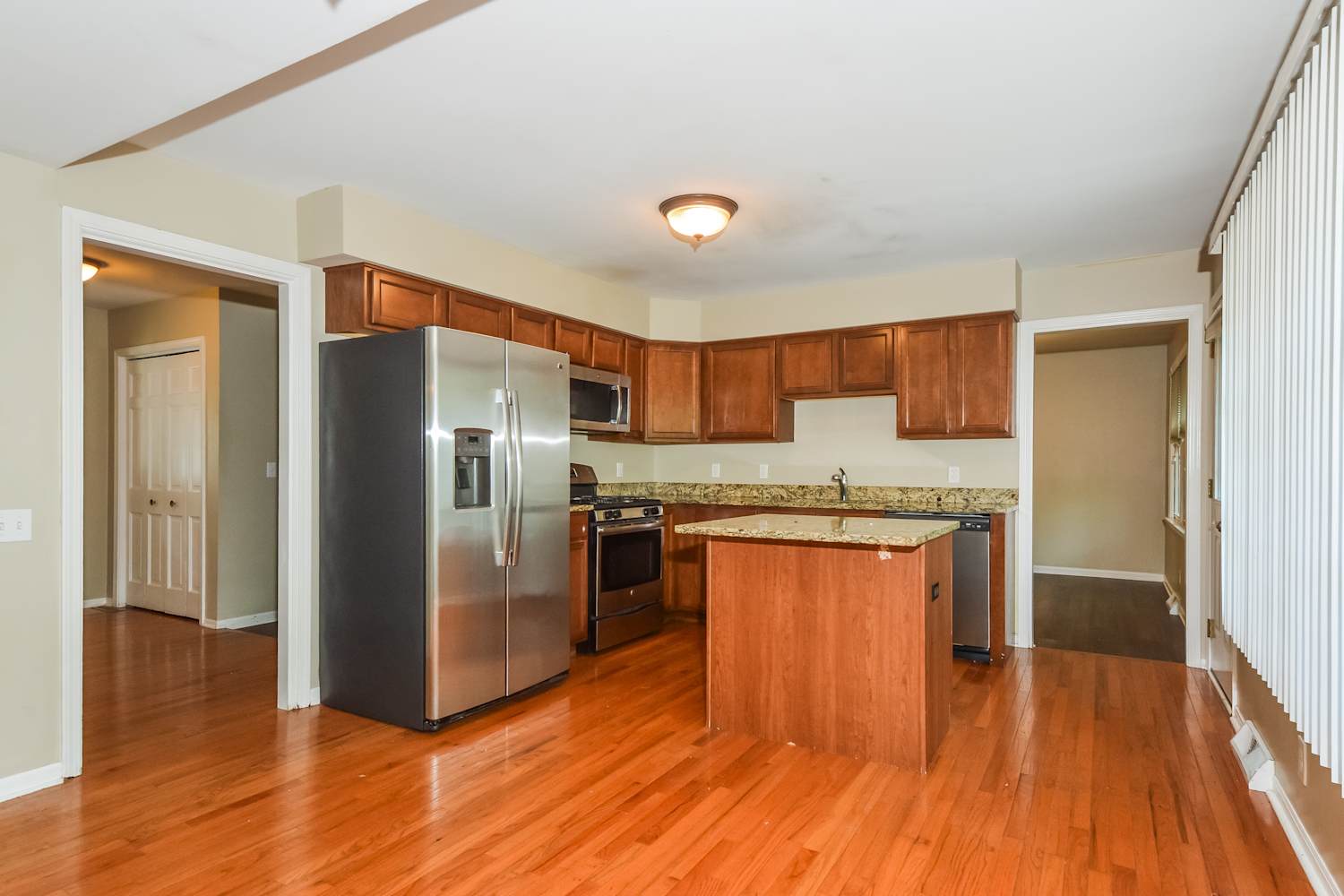 42W174 Timber Trl, Saint Charles photo 7