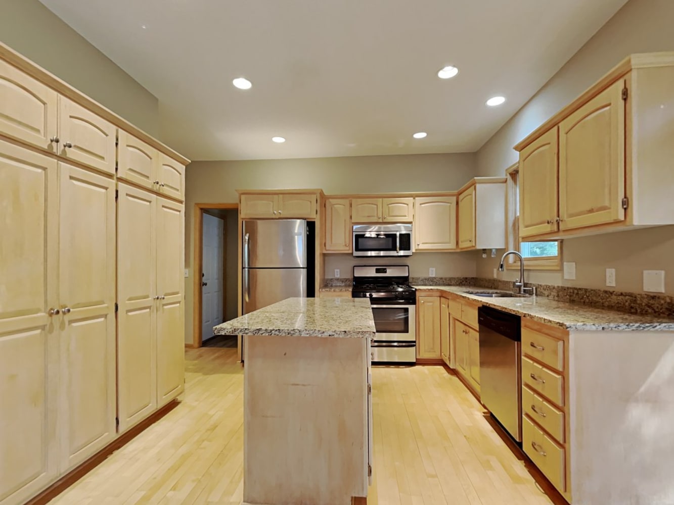 430 Elsie Inn, Saint Paul photo 8