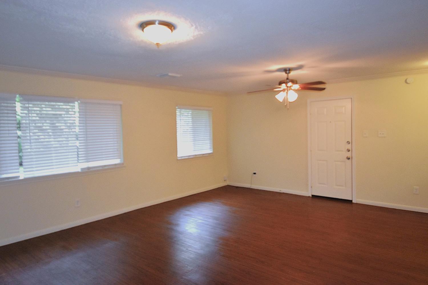 4311 Saratoga Dr, Houston photo 4