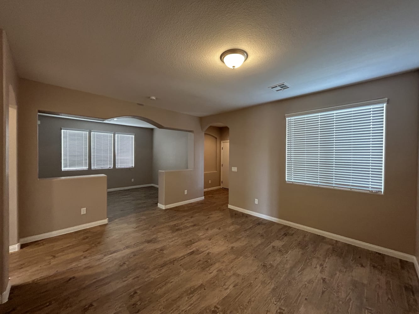 433 Mystic River St, Henderson photo 3