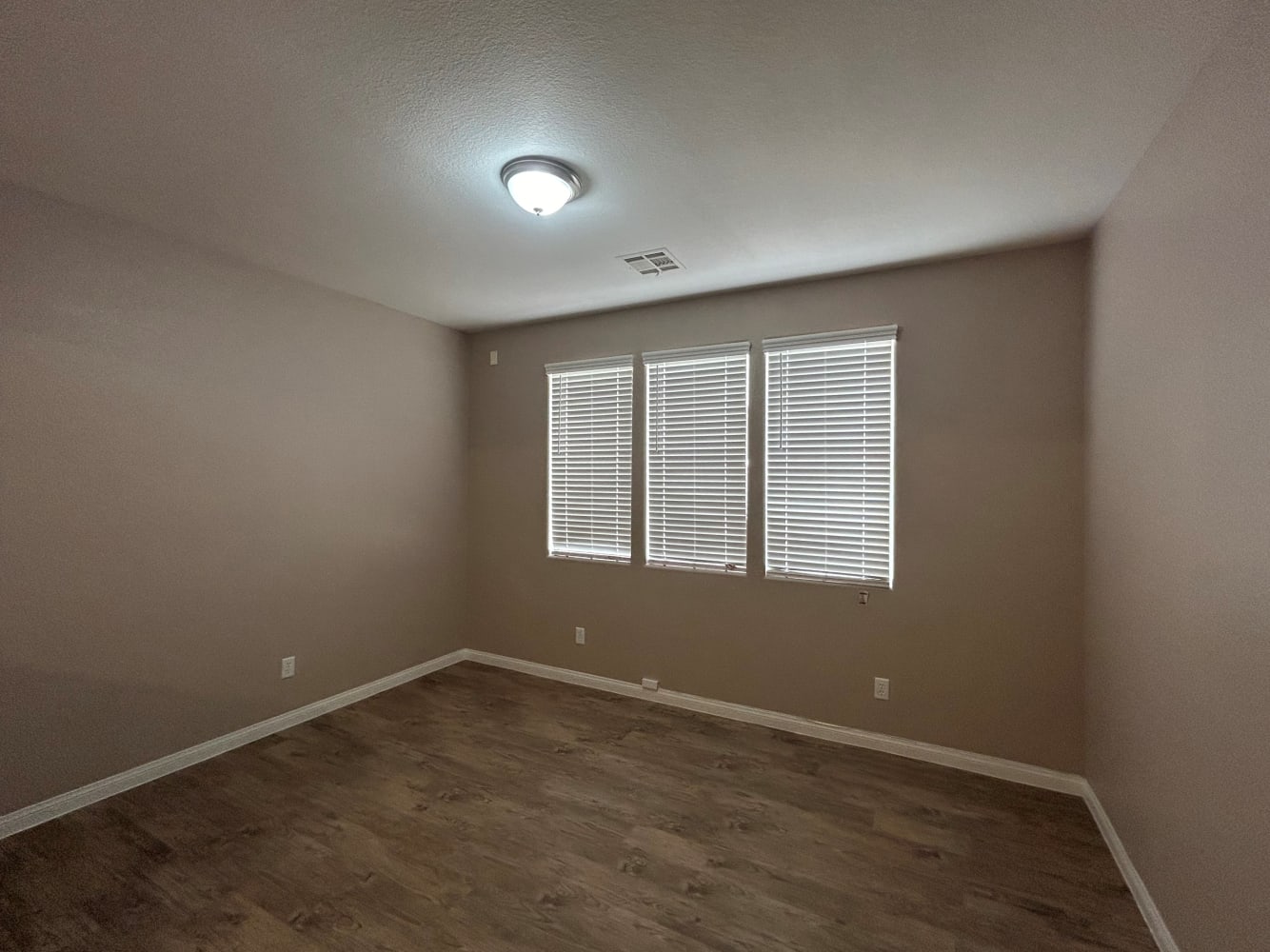 433 Mystic River St, Henderson photo 11