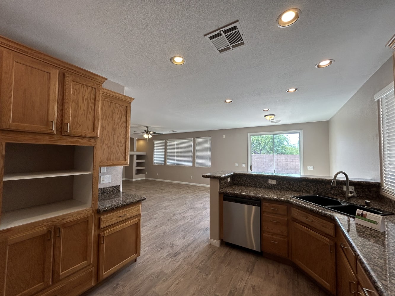 433 Mystic River St, Henderson photo 5