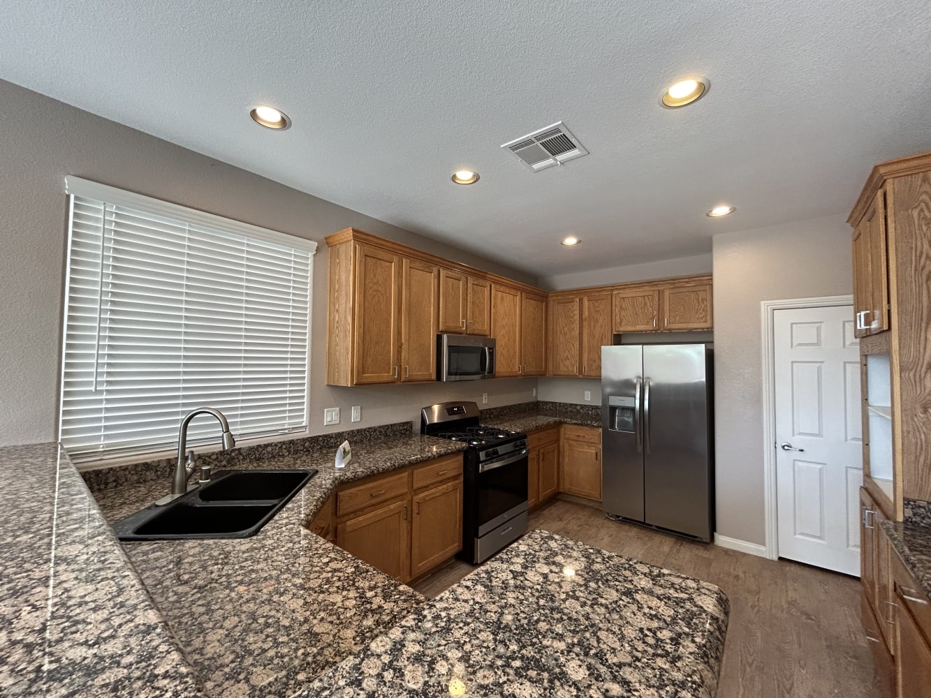 433 Mystic River St, Henderson photo 6