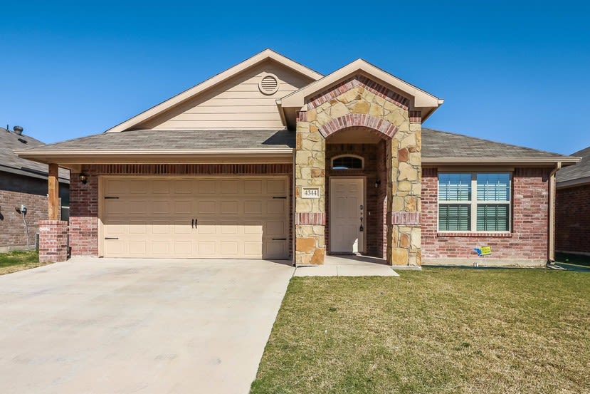 Front of 4344 Rockmill Trl, Fort Worth, TX