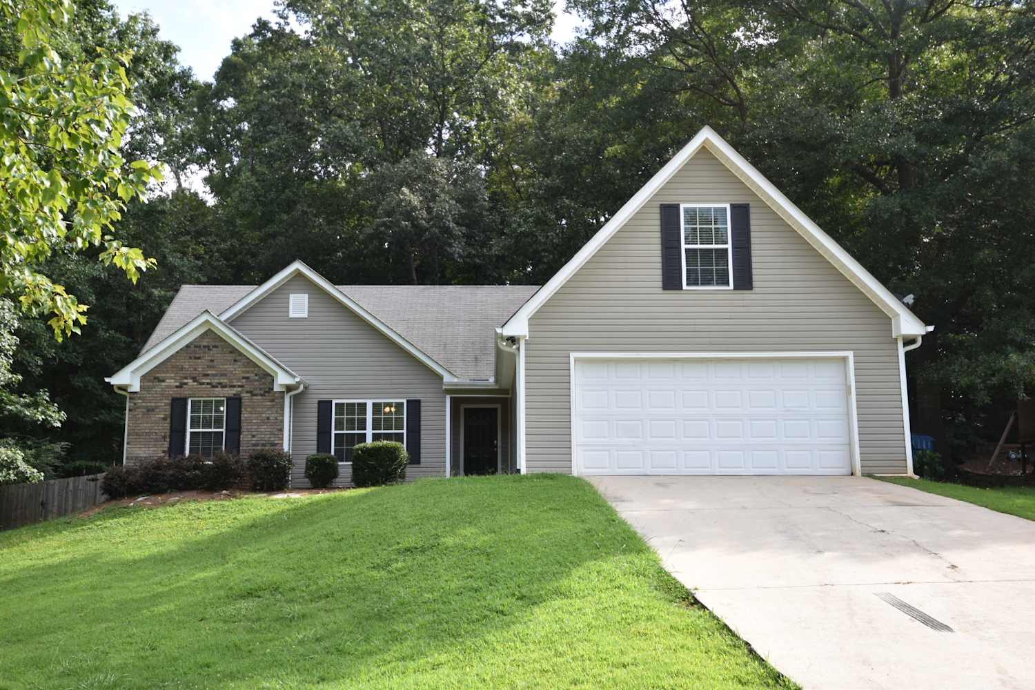 435 Arrowhatchee Dr, Winder photo 1