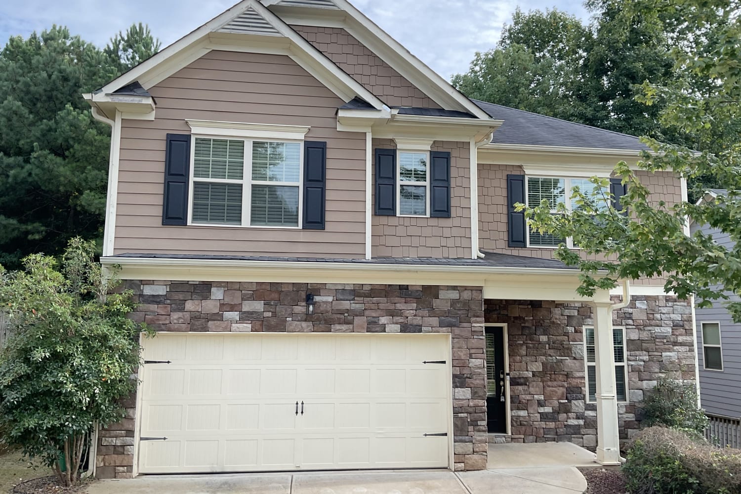 435 Crestmont Ln, Canton photo 1