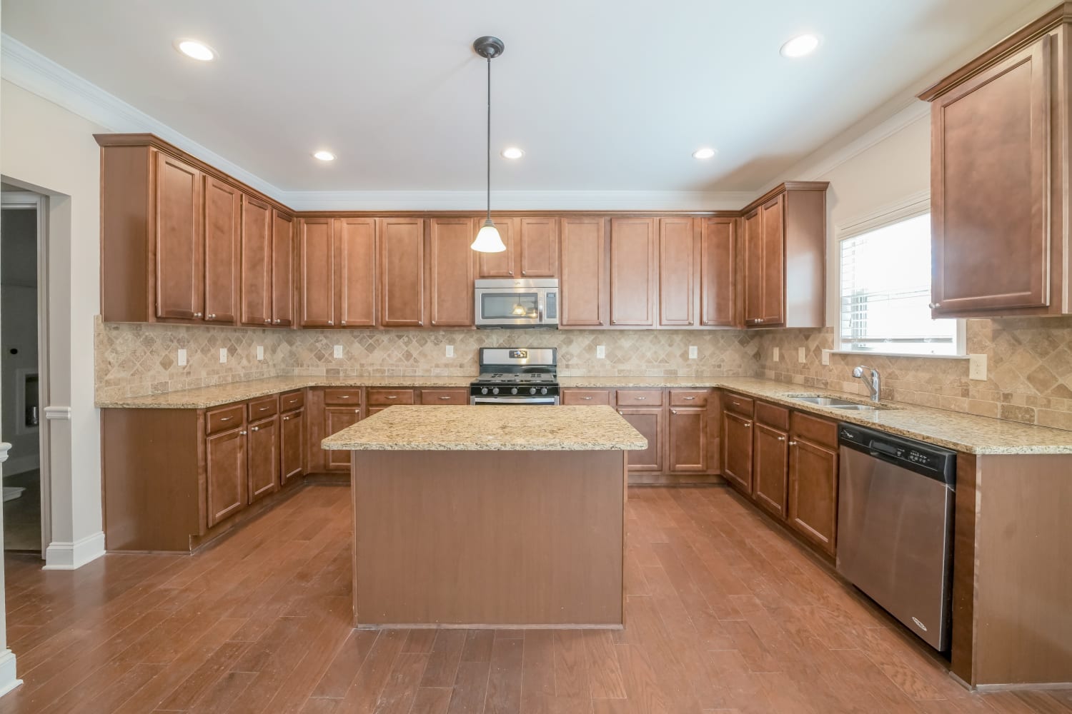 435 Crestmont Ln, Canton photo 7