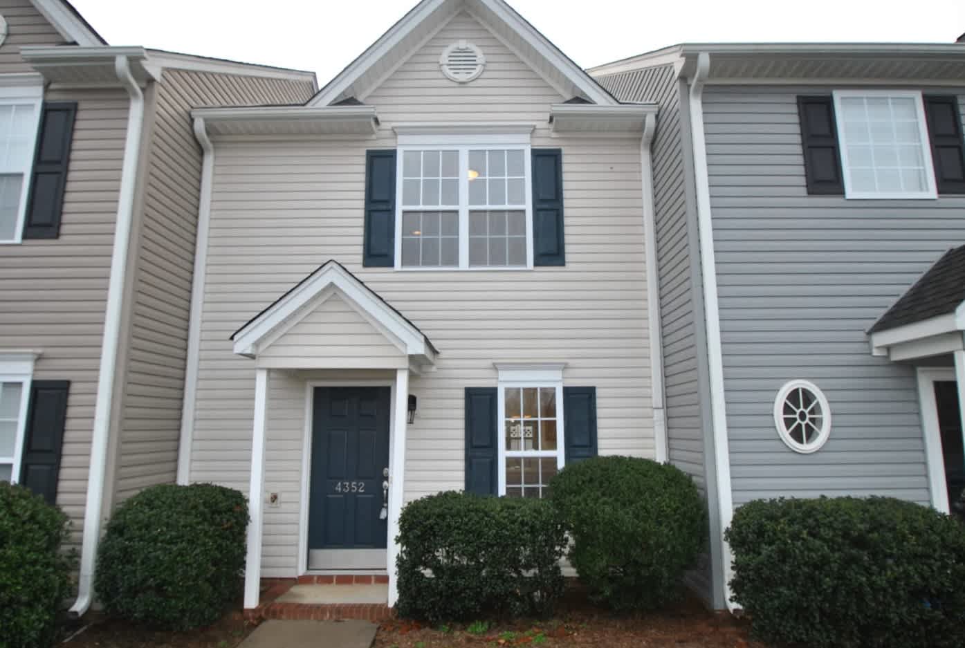 Front of 4352 Reedy Fork Pkwy, Greensboro, NC