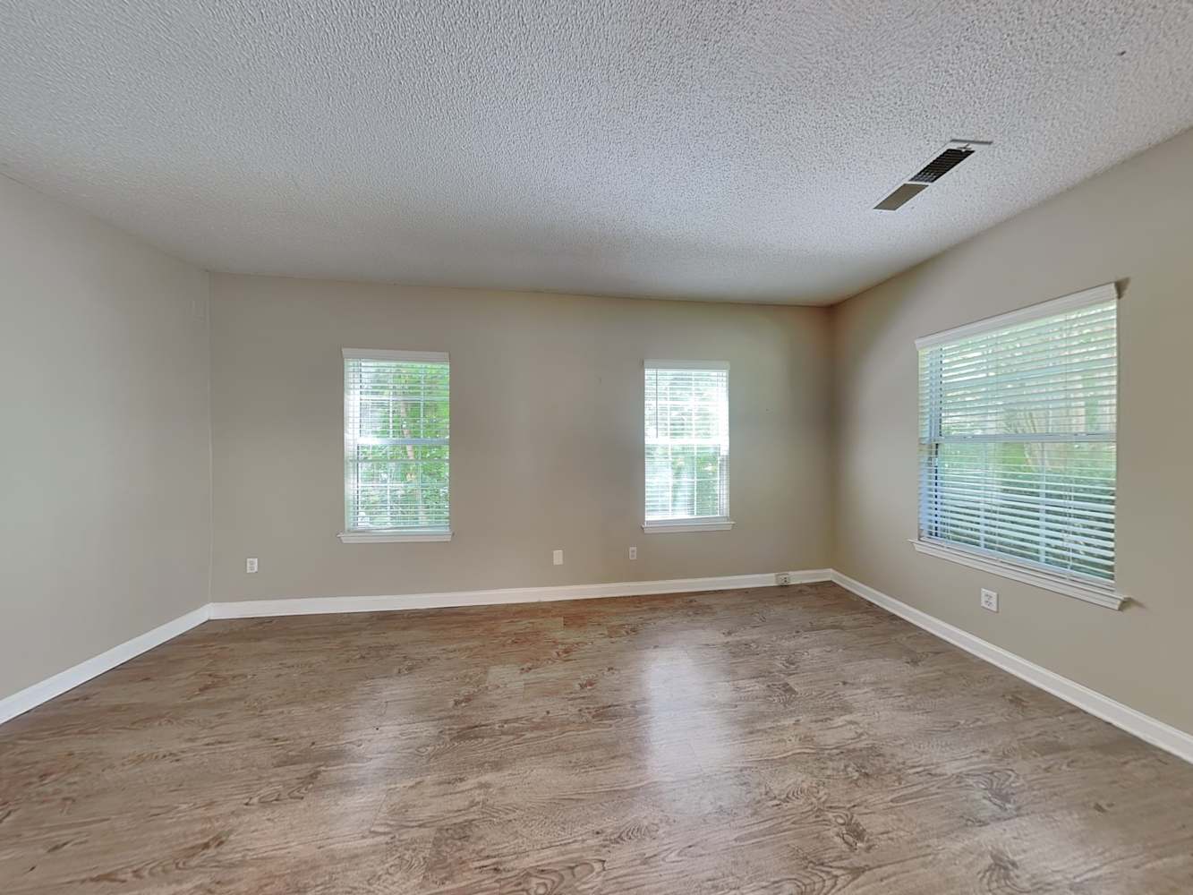 438 Pecan Wood Cir, Fairburn photo 7
